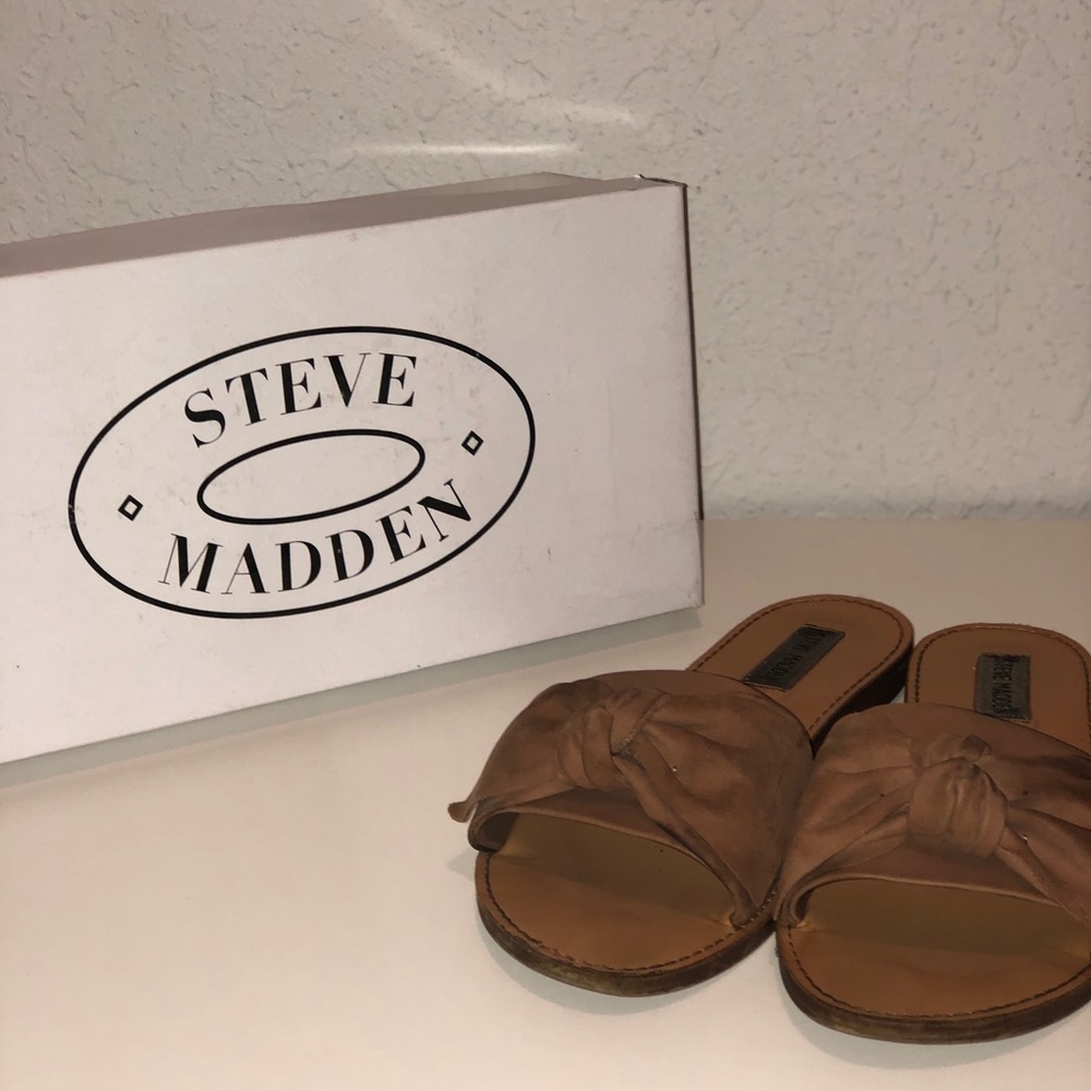 Steve Madden slip on sandals